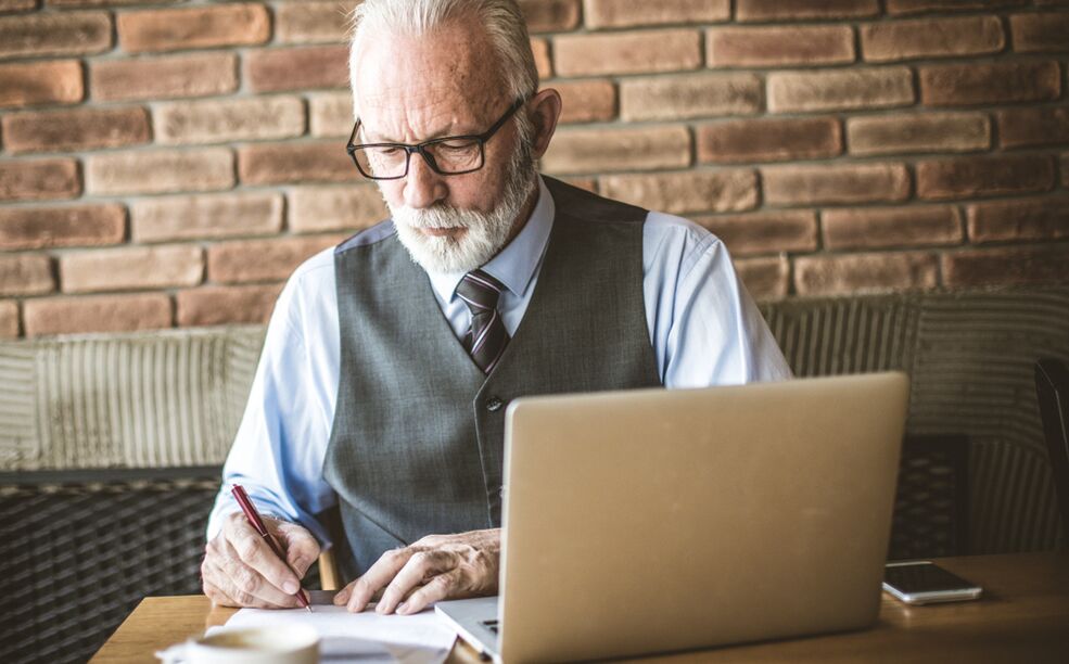 the long-term presence of a man on the computer can cause prostate adenomas